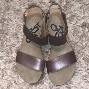 NEW- never worn! OTBT wedges